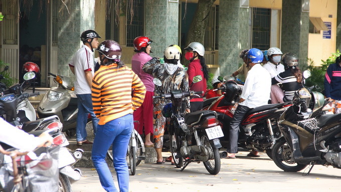 Hơn 70 học sinh bị ngộ độc sau khi ăn trưa tại trường