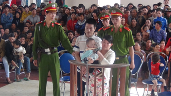 Nghịch tử giết mẹ phi tang xác xuống giếng lĩnh án tử