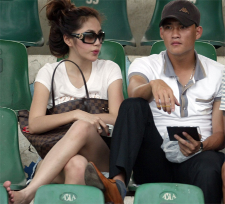 Công Vinh- Thủy Tiên nhận đặc ân lớn từ Thủ tướng Nhật Bản