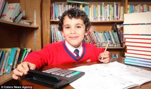 Cậu bé 4 tuổi có chỉ số IQ ngang bằng Einstein, Bill Gates