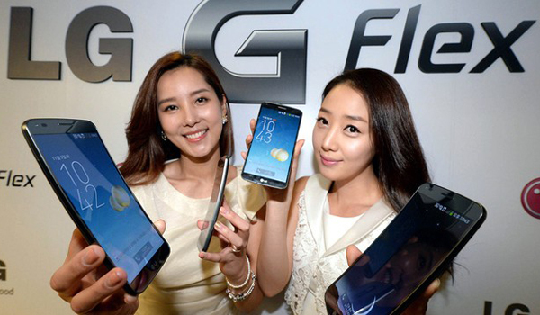 LG G Flex màn hình cong “khoe” pin khủng 4 ngày