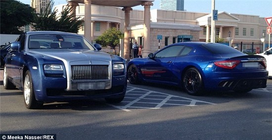 Choáng với dàn siêu xe của sinh viên đại học