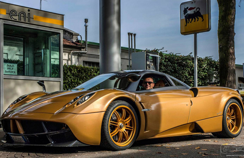 Bọc vàng siêu xe Pagani Huayra