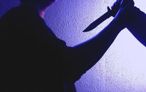 Sinh viên đâm giảng viên vì xin điểm không được