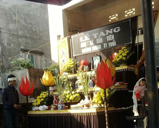 Xác chết cởi trần giữa cánh đồng còn nhiều bí ẩn