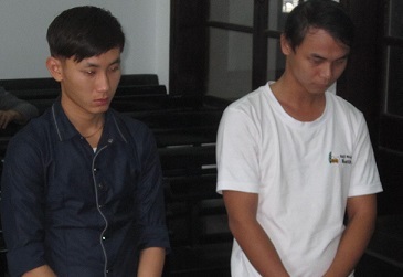 Nảy sinh lòng tham, trộm luôn tài sản của bạn gái