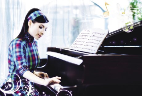 Phi Nhung: Sợ bị bắt nạt, bị ăn hiếp nên cứ lủi thủi chơi một mình