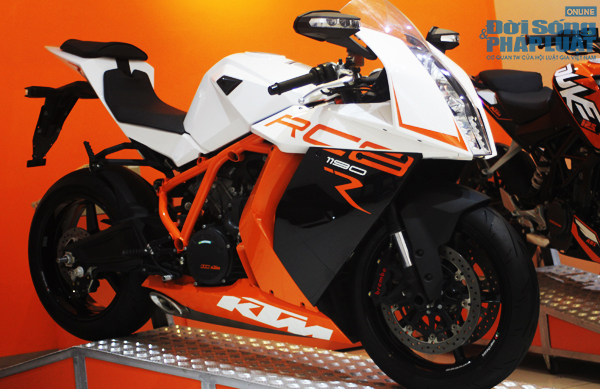 Tận mục Superbike KTM 1190 RC8 R đầu tiên tại Việt Nam