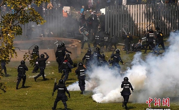 Bạo lực chấn động Thái Lan: 100 người thương vong