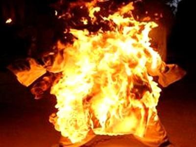 Gia Lai: Phát hiện một thi thể cháy đen trước nhà