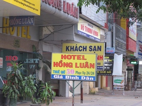 Cha giết con trai trong khách sạn tại TP. HCM