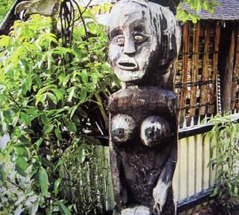 Những điều ít biết về đẽo tượng nhà mồ ở Tây Nguyên