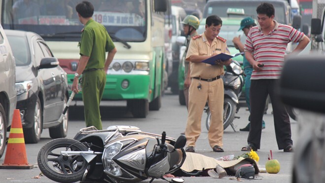 1 phụ nữ tử vong, dân chặn xe yêu cầu làm rõ