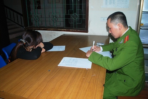 Nghệ An: Ra quân truy quét mại dâm