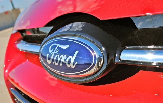 Thuế suất nhập khẩu ô tô nguyên chiếc giảm xuống 50\%