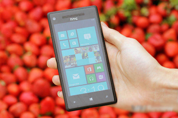 Điện thoại HTC 8X giảm giá tới 70\%