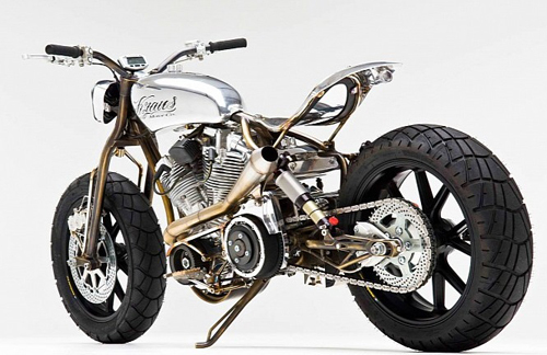 Xế độ Kraus Achuma: “Du côn đường phố”