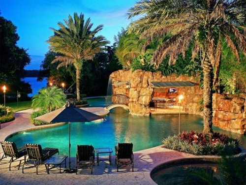 Cận cảnh những bể bơi đẹp như mơ của sao Hollywood