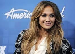 Jennifer Lopez bị tố dụ đàn ông gửi hình khỏa thân