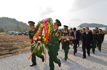Lãnh đạo Đảng bộ Quảng Bình viếng mộ Đại tướng Võ Nguyên Giáp