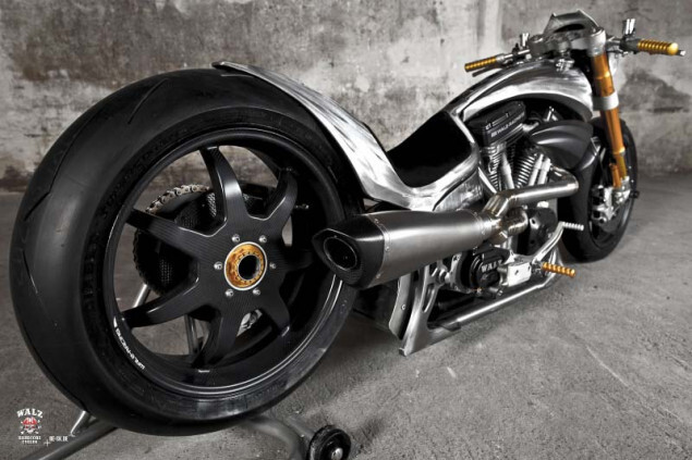 Hardcore Benchmark - Xế nổ giá 3,5 tỉ đồng