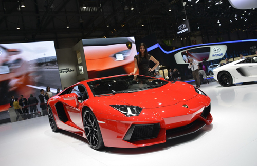 Lamborghini xuất xưởng siêu xe Aventador trong vòng 8 giờ