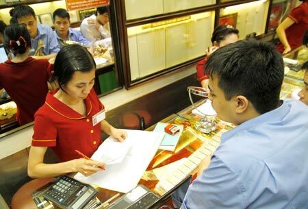 Sau ngày Thần Tài, giá vàng trong nước đứng ở mức cao