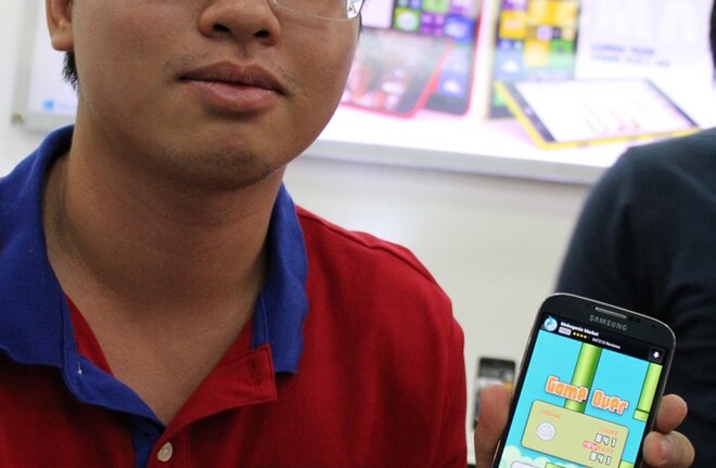Chơi game Flappy Bird: Ấn tượng game thủ đạt 841 điểm