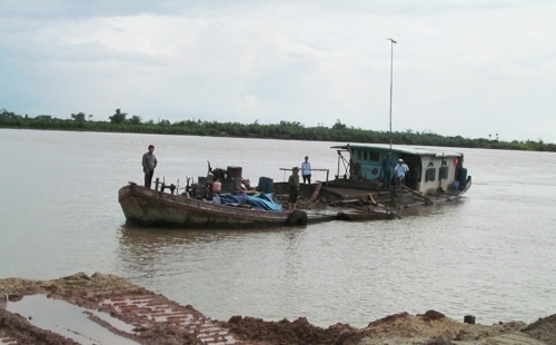 Đồng Nai: Nhức nhối nạn khai thác cát bừa bãi