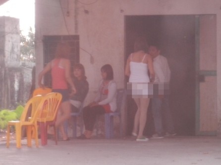 Chuyện cave ở Cố Thổ: Trả tiền hoặc ăn đòn