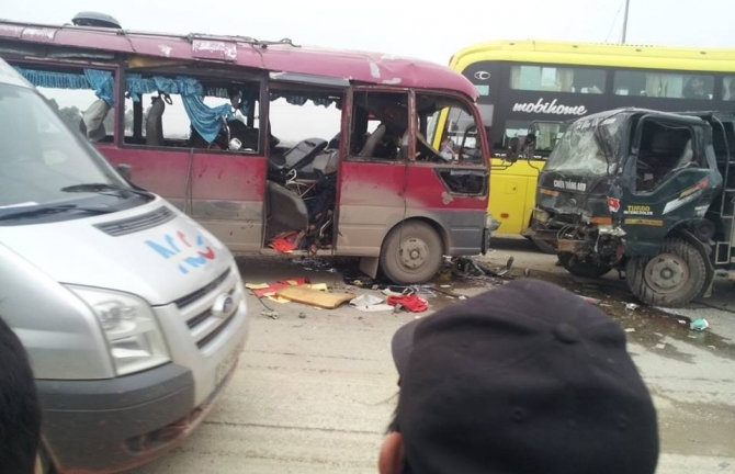 Những hình ảnh đau thương vụ xe khách phát nổ ở Nghệ An