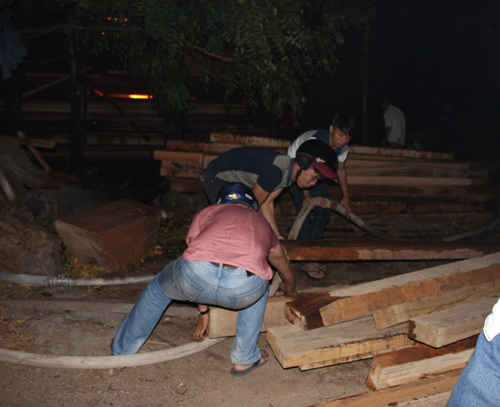 Ninh Thuận: Bà hỏa “thiêu” 1 tỷ đồng tại xưởng mộc trong đêm