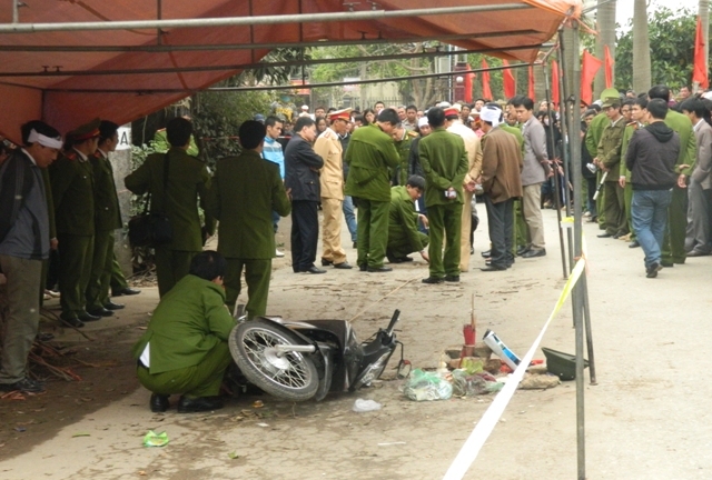 Nghi án ô tô công an tông chết phó bí thư xã rồi bỏ chạy