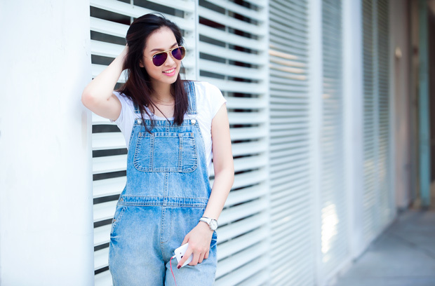 Sao Việt 24h: Vương Thu Phương trẻ trung, khác lạ với quần yếm