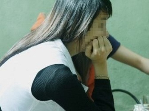 Lời kể uất nghẹn của nữ sinh bị cán bộ điều dưỡng cưỡng bức