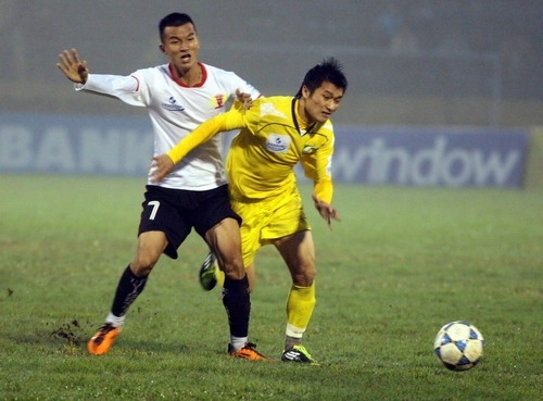 Báo Anh đăng tin về án treo giò kỷ lục của cầu thủ Việt Nam