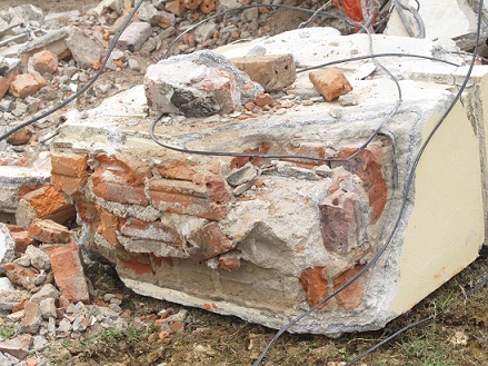 Nghi vấn nguyên nhân sập cổng nhà văn hóa, 3 người tử vong