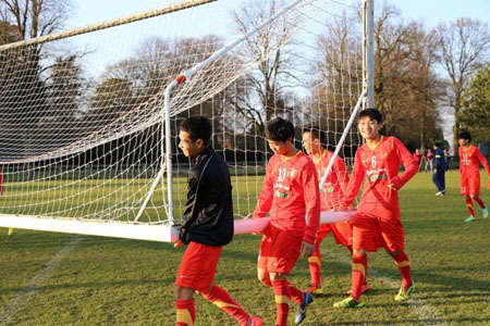 Bầu Đức không cho cầu thủ U19 sang châu Âu thử việc