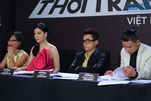 Soi biểu cảm của NTK Trí Công trên ghế nóng Project Runway 