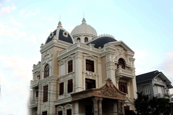 Ngắm lâu đài phong cách Pháp của đại gia đất cảng