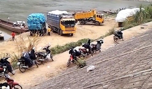 Hàng lậu chọc ‘thủng’ đường biên