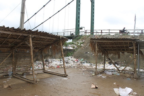 Hà Tĩnh: Rác thải tràn ngập chợ Bộng