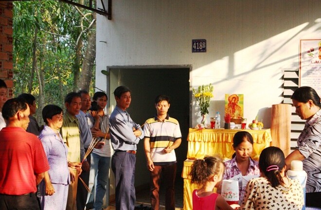 Hai mẹ con chết trong thế treo cổ ở Đồng Nai