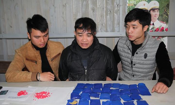 Thầy cúng vận chuyển gần 6000 viên ma tuý tổng hợp