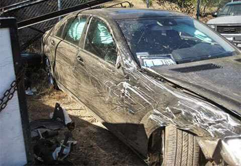 Mercedes lao xuống vực sâu, 3 người chết thảm