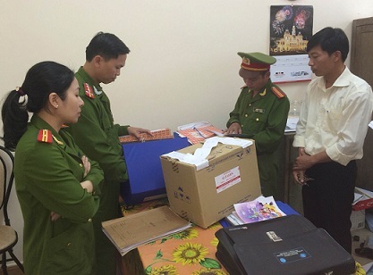 Bắt giữ cán bộ trung tâm y tế huyện “bỏ túi” 300 triệu đồng