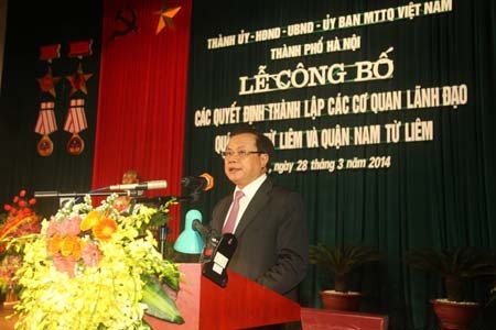 Hà Nội ra mắt lãnh đạo 2 quận mới