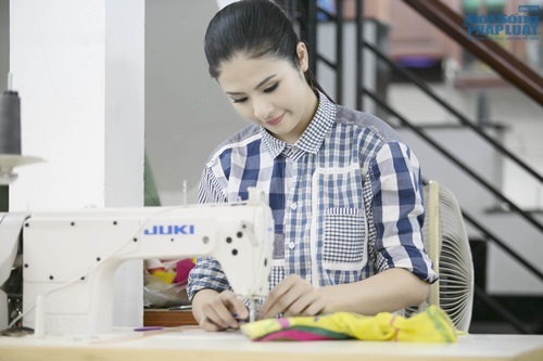 Ngọc Hân tất bật chuẩn bị cho bộ sưu tập áo dài