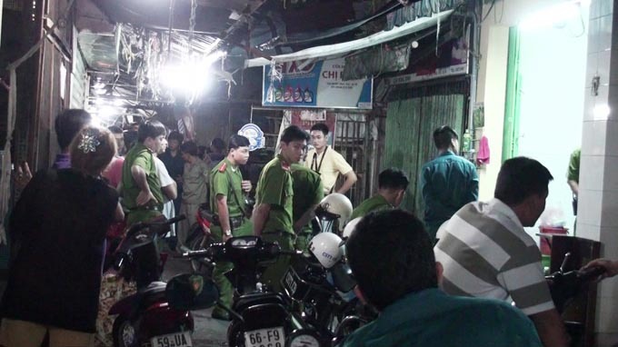 Côn đồ giết mẹ ruột, chém anh trai trọng thương