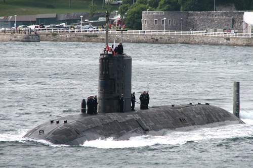 Tìm kiếm chuyến bay MH370: “Mò kim đáy biển”